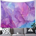 Detailansicht eines abstrakten Marmor-Wandteppichs in einem modernen Wohnzimmer - Lila Rosa Blau Marmor Textur (12) / 150cmx210cm