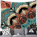 Böhmischer Mandala-Wandteppich mit bunten geometrischen Mustern über dem Sofa - Mandala-Stil (2) / Medium Pfirsichhaut