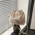 Borsa a secchiello bianca con manico di perle e stampe di orsetti carini - Rosa