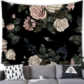Detailweergave van vintage rozen op een zwart wandtapijt in een gezellige kamer - 100x70(Perzikhuid) / Patroon 9