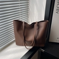 Grande borsa tote minimalista in pelle PU marrone lucida per il trasporto quotidiano - Marrone