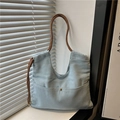 Sac cabas en jean bleu clair avec anses en corde tressée marron au design minimaliste - Bleu clair