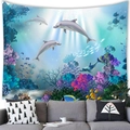 Dettaglio dell'arazzo oceanico ad alta risoluzione con delfini e coralli sopra un divano - 100X70 / Delfini Saltatori Corallo (10)