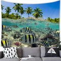 Detail eines tropischen Wandteppichs mit Korallenriff über einem modernen grauen Sofa - 100X70 / Pfirsichhaut / Tropische Insel Kokospalme (7)