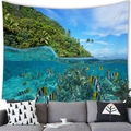Detailansicht eines tropischen Wandteppichs mit Meereslebewesen an einer weißen Wand - 100X70 / Pfirsichhaut / Tropische Insel Fische (3)