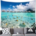 Tropischer Insel-Wandteppich mit Wasserbungalows und Unterwasserwelt für das Wohnzimmer - 150x100 / Pfirsichhaut / Tropischer Wasserbungalow (2)