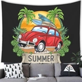 Tapiz de verano retro con coche rojo y tablas de surf colgado sobre un sofá - Estilo 12