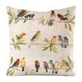 Kissenbezug aus Seidenimitat mit bunten Vögeln auf Zweigen und Vintage-Notenblatt-Druck - 45x45cm / Realistische Vogel Illustration Notenblatt Muster (14)