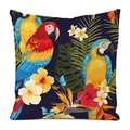 Funda de cojín tropical con loros y flores de hibisco sobre un fondo azul oscuro - Loro Azul Oscuro Hibisco (2)