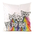 Makro-Detail von Katzendruck mit Regenbogen-Aquarell-Spritzern auf Kissenbezug - Regenbogen-Kunst-Katzen (12) / 45x45cm