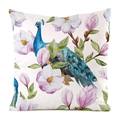 Détail de l'imprimé paon et magnolia sur une taie d'oreiller décorative en soie synthétique - Style Magnolia Paon Artistique (3)