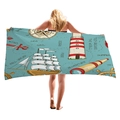 Nautisches Strandtuch mit Leuchtturm-, Segelboot- und Ankermustern auf blauem Stoff - Leuchtturm Nautik Stil / 150x75cm