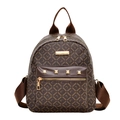 Zaino marrone con monogramma, borchie dorate e tasca frontale con zip, vista frontale - Marrone