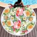 Rundes Strandtuch aus Mikrofaser mit floralem Print und weißen Fransen am Rand - Prächtiges Rosencluster (11)
