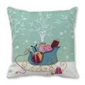 Detail des Kissenbezugs mit weihnachtlichem Schlitten-Motiv und Pfirsichhaut-Gewebe - Blauer Schlitten Geschenkbox Stil (12)