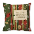Detail eines Weihnachtskissenbezugs mit roten Vögeln und dem Text Meet Me Under The Mistletoe - Rotkardinal und Mistelzweig Stil (25)