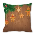 Housse de coussin de Noël carrée avec bonhomme en pain d'épices sur tissu peau de pêche - Modèle de Pentagramme et Bonhomme de Pain d'Épice Suspendu sur Grain de Bois (18) / 45x45cm