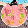 Asciugamano rotondo da spiaggia rosa con nappe e motivi estivi di ananas e anguria - Farfalla di Frutta Rosa