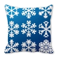 Dettaglio del copricuscino blu con stampa di fiocchi di neve e trama del tessuto morbido - 45x45 cm / Stile 18 - Fiocchi di Neve Sfumati Blu Scuro