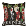 Funda de cojín navideña con cuatro calcetines y texto sobre fondo de madera oscura - Cuadrado Estándar / Colección Calcetines de Navidad Veta de Madera (5)