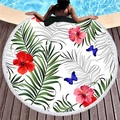 Serviette de plage ronde tropicale avec fleurs d'hibiscus, feuilles vertes et pompons blancs - Motif Hibiscus Feuille de Palmier (11)