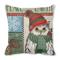 Detail van kerstuilprint op perzikhuidstof met de tekst Peace on Earth - Patchwork Stijl Uil (32) / 45x45cm