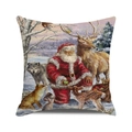Dettaglio copricuscino in lino con illustrazione vintage di Babbo Natale e animali del bosco - Motivo Babbo Natale e Animali della Foresta (1)