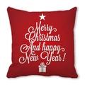 Detailaufnahme von rotem Kissenbezug mit weißem Merry Christmas Schriftzug Textur - Rote Weihnachts Neujahrswünsche Stil (6)