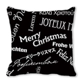 Detailaufnahme der Weihnachtskissenhülle mit mehrsprachigem Text wie Joyeux Noel und mehr - Schwarz-weißer mehrsprachiger Wünsche Stil (22)