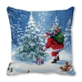 Detail eines Kissenbezugs mit festlichem Weihnachtsmann und geschmücktem Tannenbaum - Weihnachtsmann und Weihnachtsbaummuster (3)