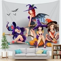 Detalle de tapiz de Halloween con brujas de dibujos colgado sobre un sofá en la sala de estar - Estilo Bruja Cartoon (8)