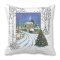 Détail de la taie d'oreiller de Noël avec cabane enneigée et sapin peint à la main - Chalet et Sapin de Noël (33)