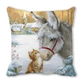 Weihnachts-Kissenbezug mit Esel und Katze in verschneiter Winterlandschaft - Esel und Katze Schnee Interaktion (20)