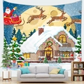 Detalle de tapiz navideño con Papá Noel, muñeco de nieve y renos en una acogedora sala de estar - Cabaña de Noche Nevada (10)