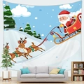 Detalle de tapiz navideño con Papá Noel en trineo sobre las montañas nevadas - Papá Noel Clásico (7)