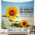 Détail de tapisserie murale tournesol avec citation inspirante dans un salon moderne - 100x70cm / Style Tournesol