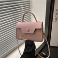 Roze geweven crossbodytas met glad leren handvat en verstelbare schouderriem - Roze