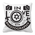Funda de cojín blanca con diseño de cámara retro y texto In Love with Photography - 45x45 cm / Enamorado de la Fotografía (17)