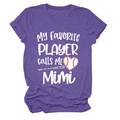 Détail du t-shirt violet chiné avec motif My Favorite Player calls me Mimi style baseball - Violet (Police Blanche)