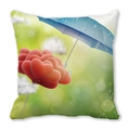 Federa romantica con palloncini a cuore sotto ombrello blu su sfondo verde effetto bokeh - Illustrazione Ombrello Blu e Palloncino a Cuore Rosso (19) / 45x45cm