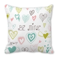 Valentinstag Kissenbezug mit Herz-Doodles und BE MINE Text aus Pfirsichhaut - Stil 20 (Weißer Hintergrund Graffiti Herz BE MINE Kunsttext)