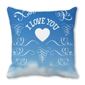 Federa quadrata blu con testo I LOVE YOU bianco e motivi a cuore romantici - Sfondo Blu I LOVE YOU e Pergamena Europea (8) / 45x45cm