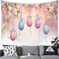 Arazzo floreale con uova di Pasqua appeso sopra un divano grigio in un soggiorno moderno - Stile Uova Floreali Rosa Viola (2) / 150x100(Pelle di Pesca)