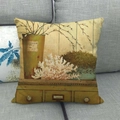 Vintage-Kissenbezug mit Seestern- und Blumenvasen-Print auf grauem Sofa - 45x45cm / Versailles Vase und Zweig Stil (4957317567819)