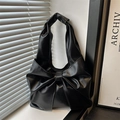 Moderne schwarze PU-Leder Einkaufstasche mit großer Schleife und Faltenoptik - Schwarz