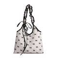 Bolso tote de lona blanco con lunares negros, estampados de lazos y correa fruncida - Blanco