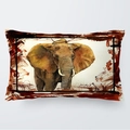 Detailansicht der feinen Stofftextur und des Aquarell-Elefantenmusters auf dem 30x50cm Kissen - Afrikanische Savanne Natürlicher Aquarell Stil (6) / 30cm x 50cm