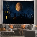 Arazzo di Halloween con luna e castello fantasma sopra un divano nel soggiorno - Cimitero del Castello Fantasma (9)