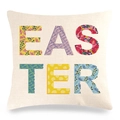 Oster-Kissenbezug aus Leinen mit bunten floralen Patchwork-Buchstaben auf Weiß - Ostern Buchstaben Patchwork Muster