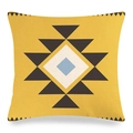 Détail de la housse de coussin en lin jaune avec motifs géométriques ethniques - Style Motif Triangle Noir Jaune Lumineux (12)